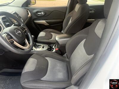 2018 Jeep Cherokee Latitude - Photo 11 - Muskego, WI 53150