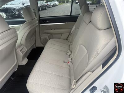 2012 Subaru Outback 2.5i Premium - Photo 9 - Muskego, WI 53150
