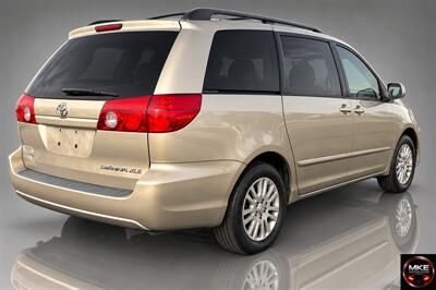 2007 Toyota Sienna XLE 7-Passenger   - Photo 7 - Muskego, WI 53150