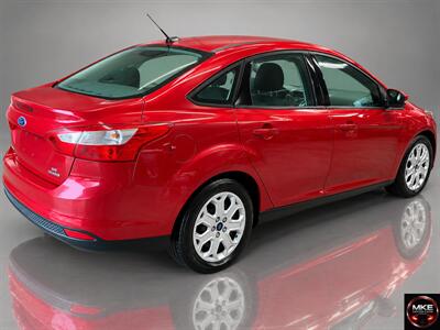 2012 Ford Focus SE - Photo 6 - Muskego, WI 53150