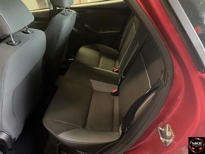 2012 Ford Focus SE - Photo 12 - Muskego, WI 53150