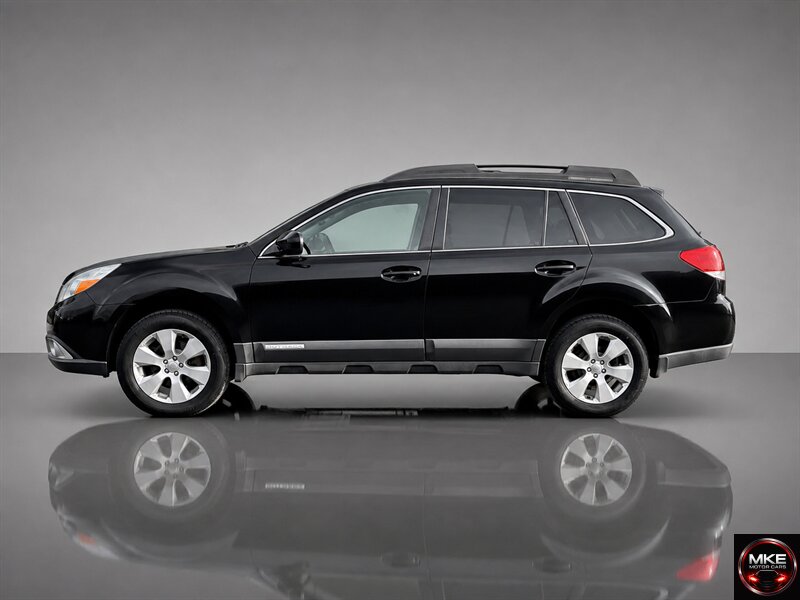 2010 Subaru Outback 2.5i Limited   - Photo 1 - Muskego, WI 53150