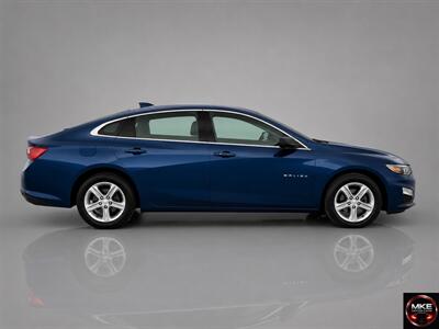 2019 Chevrolet Malibu LS   - Photo 2 - Muskego, WI 53150