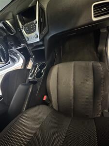 2017 Chevrolet Equinox LT   - Photo 12 - Muskego, WI 53150
