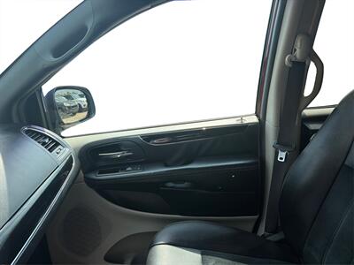 2017 Dodge Grand Caravan SXT   - Photo 16 - Houston, TX 77083