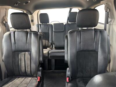 2017 Dodge Grand Caravan SXT   - Photo 13 - Houston, TX 77083