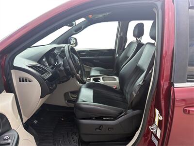 2017 Dodge Grand Caravan SXT   - Photo 9 - Houston, TX 77083