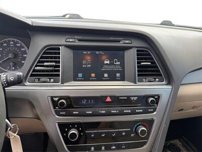 2017 Hyundai SONATA - Photo 14 - Houston, TX 77083