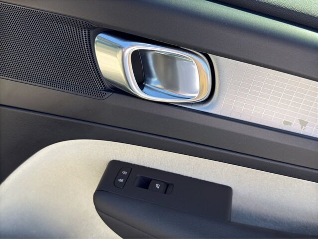 2019 Volvo XC40 T5 Momentum - Photo 17 - Warrington, PA 18976