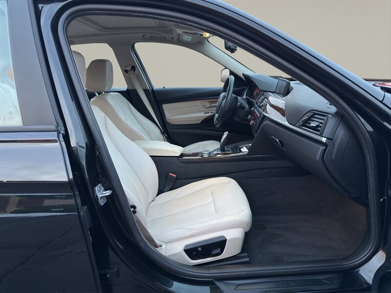 2015 BMW 328i xDrive - Photo 17 - Warrington, PA 18976