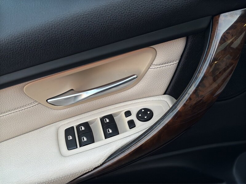 2015 BMW 328i xDrive - Photo 12 - Warrington, PA 18976