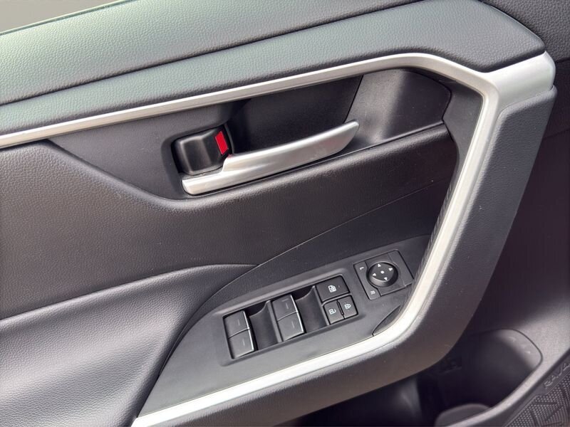 2024 Toyota RAV4 Hybrid XLE - Photo 12 - Warrington, PA 18976