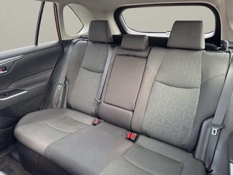 2024 Toyota RAV4 Hybrid XLE - Photo 13 - Warrington, PA 18976