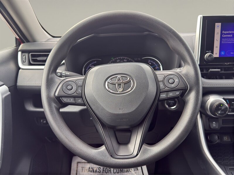 2024 Toyota RAV4 Hybrid XLE - Photo 10 - Warrington, PA 18976