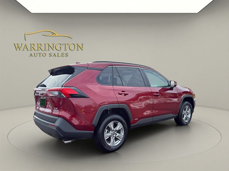 2024 Toyota RAV4 Hybrid XLE - Photo 7 - Warrington, PA 18976
