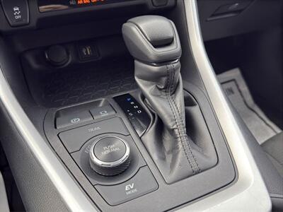 2024 Toyota RAV4 Hybrid XLE - Photo 15 - Warrington, PA 18976