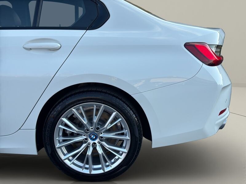 2023 BMW 330e xDrive - Photo 24 - Warrington, PA 18976