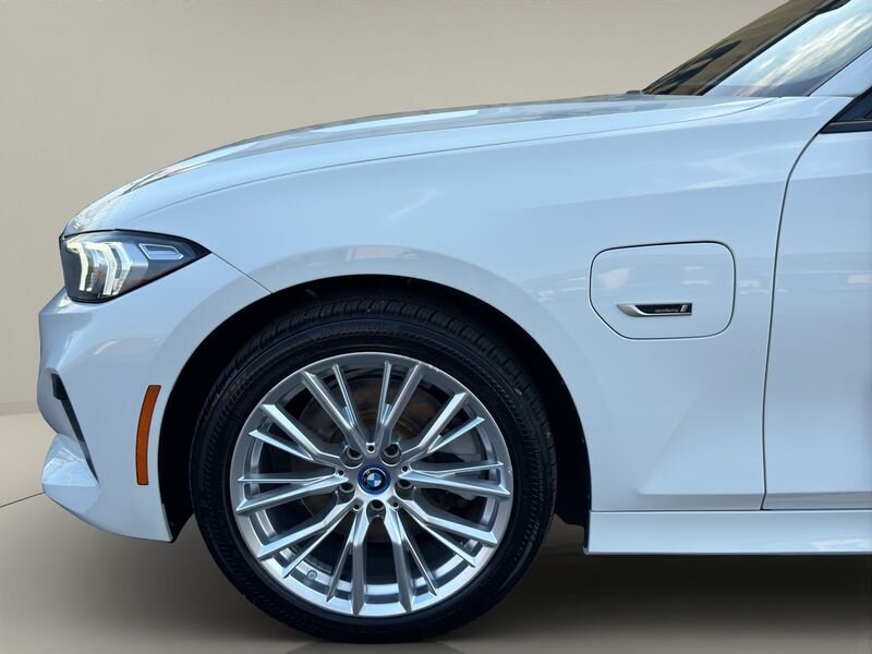 2023 BMW 330e xDrive - Photo 23 - Warrington, PA 18976