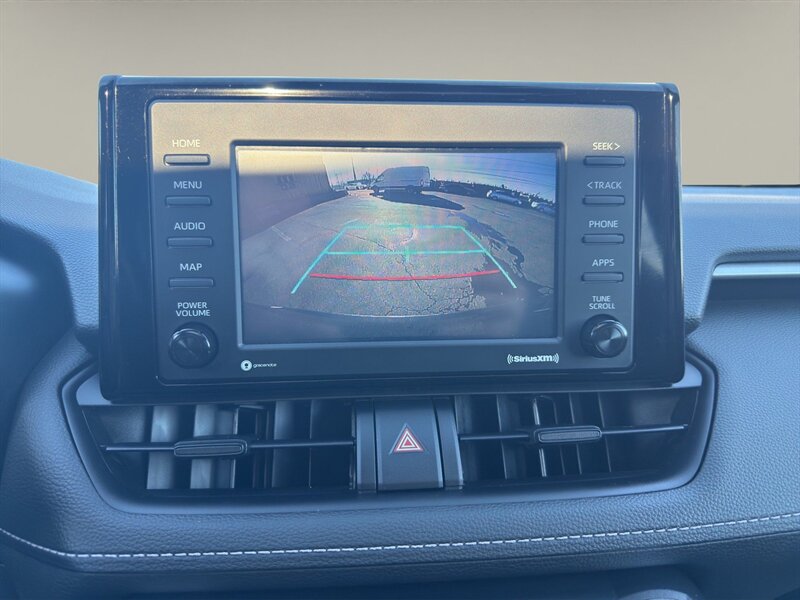 2022 Toyota RAV4 Hybrid XLE - Photo 16 - Warrington, PA 18976