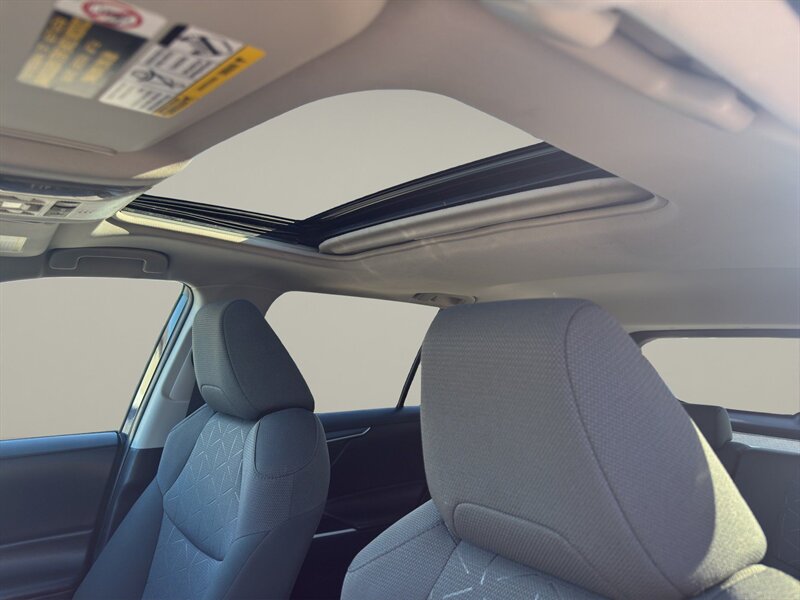 2022 Toyota RAV4 Hybrid XLE - Photo 24 - Warrington, PA 18976