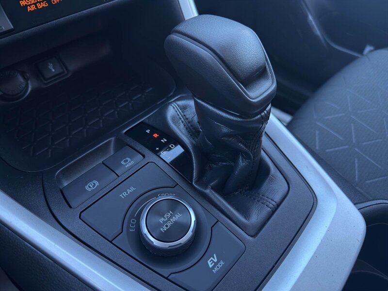 2022 Toyota RAV4 Hybrid XLE - Photo 15 - Warrington, PA 18976