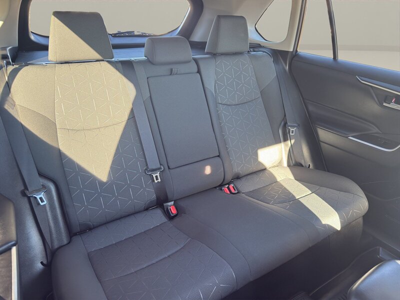 2022 Toyota RAV4 Hybrid XLE - Photo 19 - Warrington, PA 18976