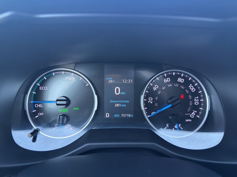 2022 Toyota RAV4 Hybrid XLE - Photo 11 - Warrington, PA 18976