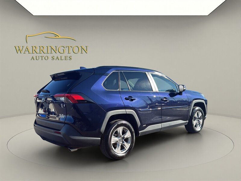 2022 Toyota RAV4 Hybrid XLE - Photo 7 - Warrington, PA 18976