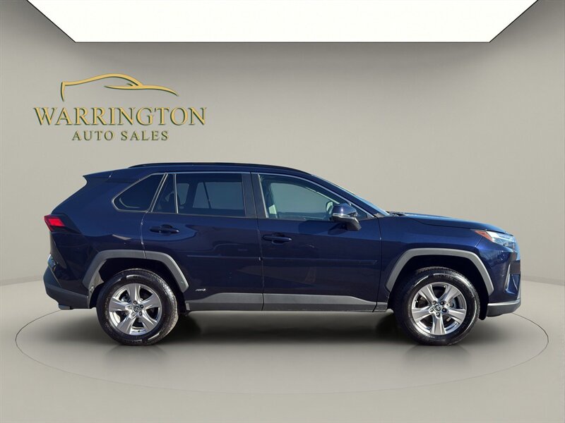 2022 Toyota RAV4 Hybrid XLE - Photo 8 - Warrington, PA 18976