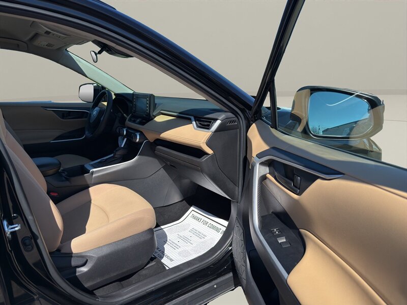 2022 Toyota RAV4 Hybrid LE - Photo 27 - Warrington, PA 18976