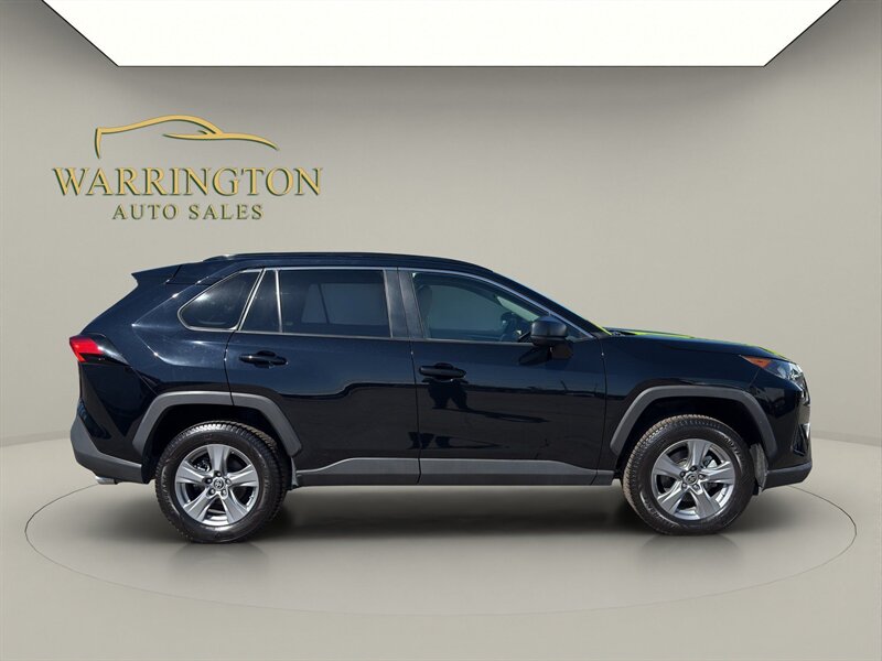 2022 Toyota RAV4 Hybrid LE - Photo 8 - Warrington, PA 18976