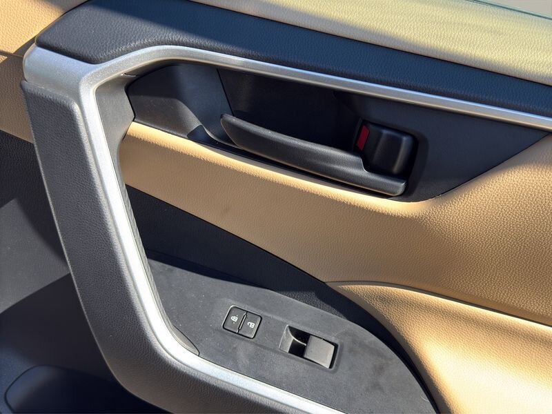 2022 Toyota RAV4 Hybrid LE - Photo 17 - Warrington, PA 18976