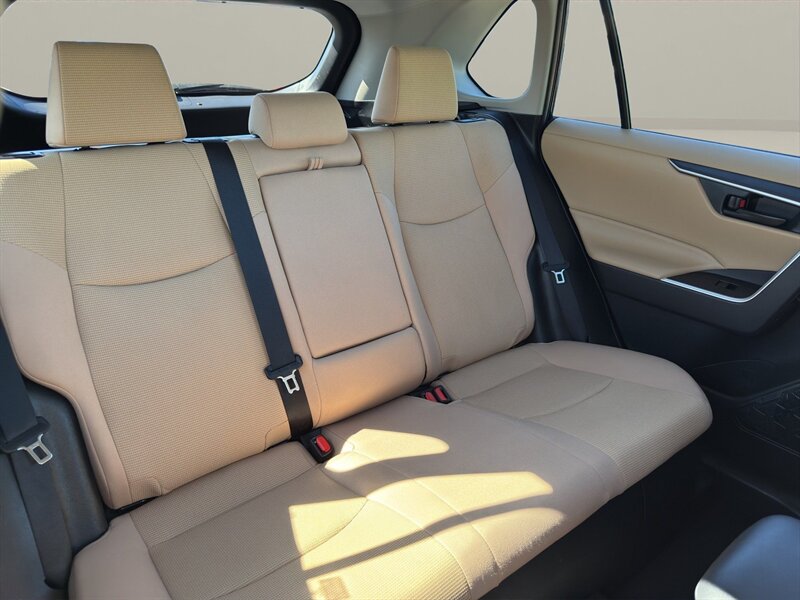 2022 Toyota RAV4 Hybrid LE - Photo 19 - Warrington, PA 18976