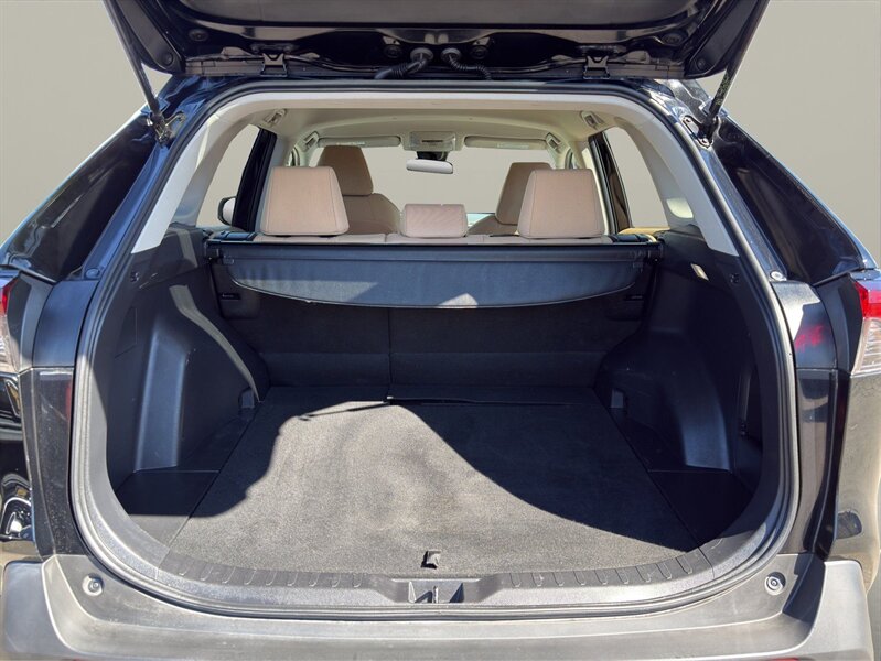 2022 Toyota RAV4 Hybrid LE - Photo 20 - Warrington, PA 18976