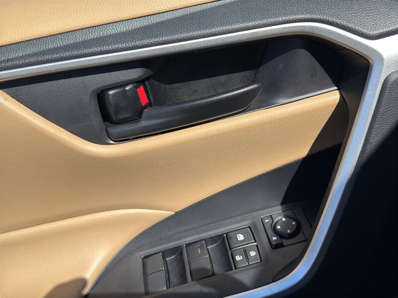 2022 Toyota RAV4 Hybrid LE - Photo 12 - Warrington, PA 18976