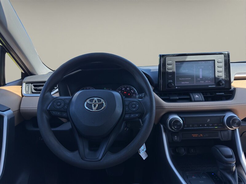 2022 Toyota RAV4 Hybrid LE - Photo 14 - Warrington, PA 18976