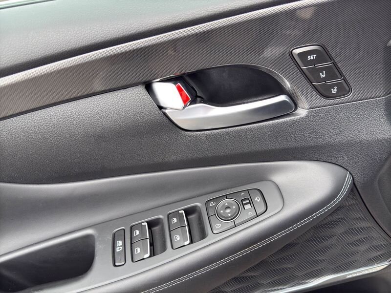 2022 Hyundai Santa Fe Plug-In Hyb Limited - Photo 13 - Warrington, PA 18976