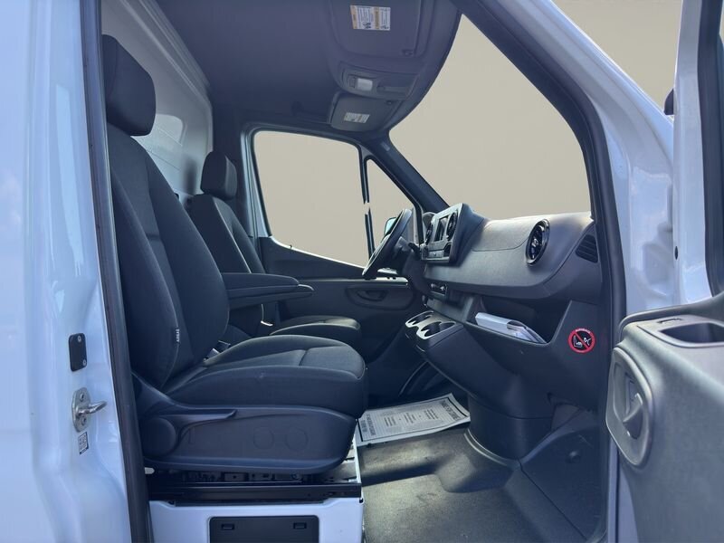 2019 Mercedes-Benz Sprinter 4500 Chassi Standard Roof V6 - Photo 16 - Warrington, PA 18976