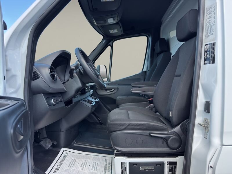 2019 Mercedes-Benz Sprinter 4500 Chassi Standard Roof V6 - Photo 8 - Warrington, PA 18976