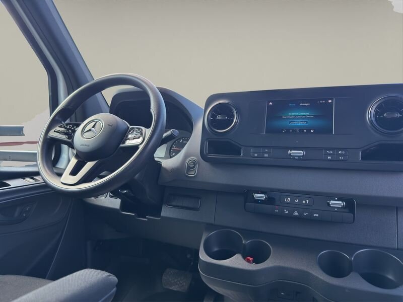 2019 Mercedes-Benz Sprinter 4500 Chassi Standard Roof V6 - Photo 12 - Warrington, PA 18976