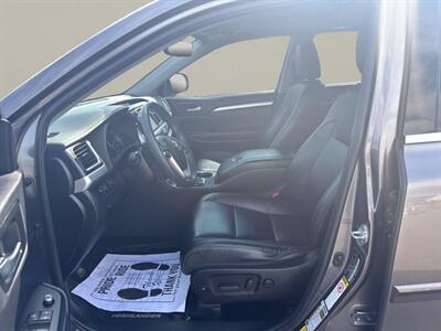 2019 Toyota Highlander XLE - Photo 10 - Warrington, PA 18976