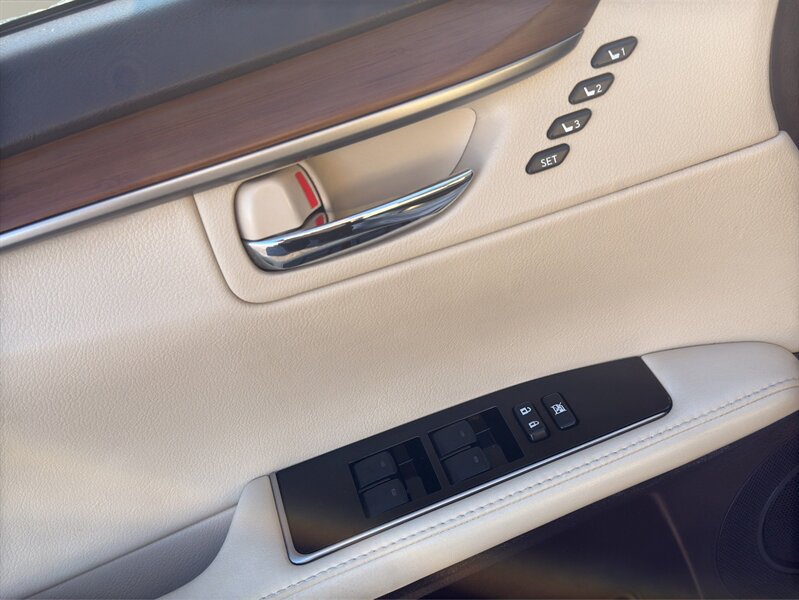 2016 Lexus ES 300h - Photo 6 - Warrington, PA 18976