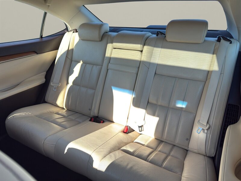 2016 Lexus ES 300h - Photo 7 - Warrington, PA 18976