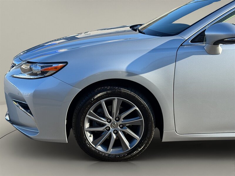 2016 Lexus ES 300h - Photo 16 - Warrington, PA 18976