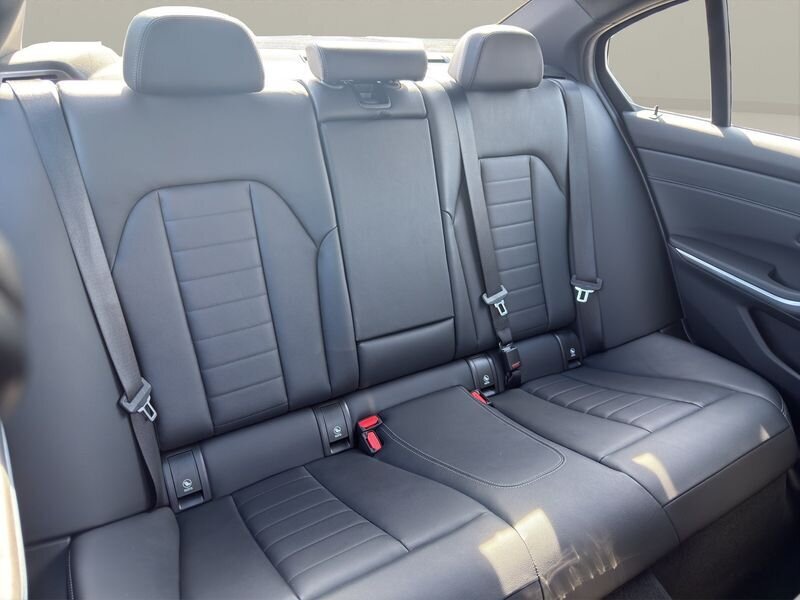 2023 BMW 330i xDrive - Photo 21 - Warrington, PA 18976