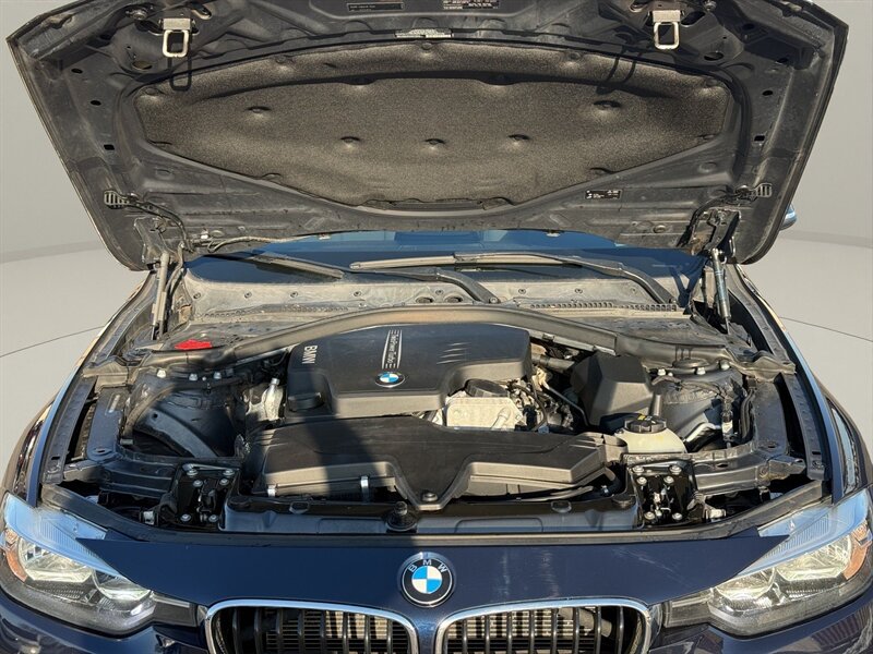 2016 BMW 328i xDrive - Photo 21 - Warrington, PA 18976