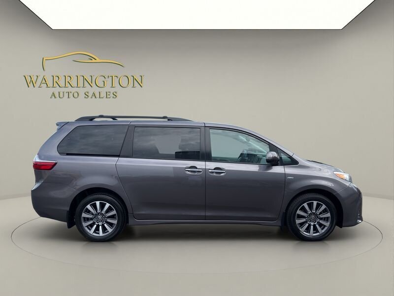 2020 Toyota Sienna XLE - Photo 8 - Warrington, PA 18976