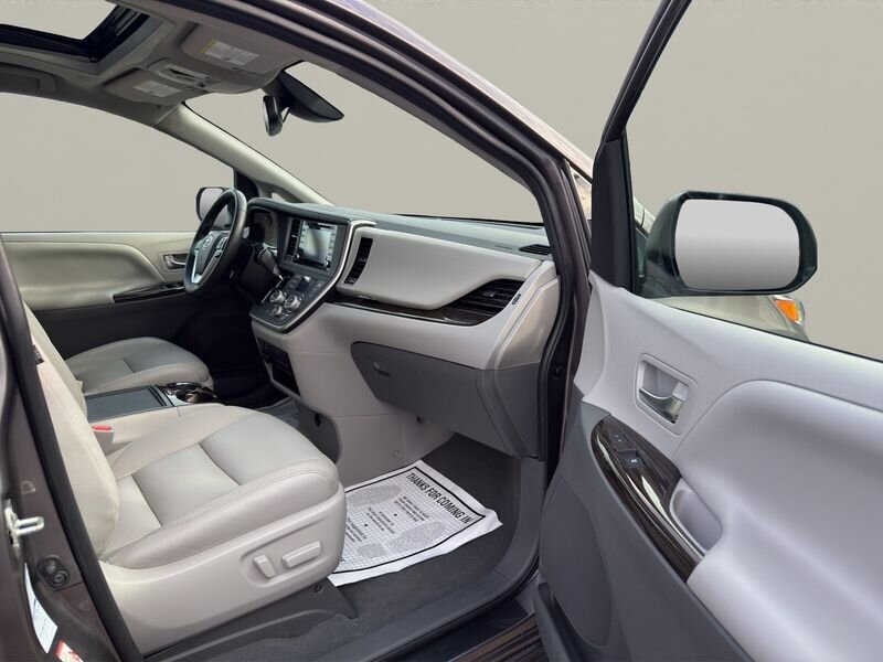 2020 Toyota Sienna XLE - Photo 26 - Warrington, PA 18976
