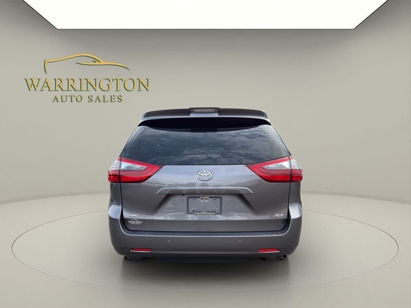 2020 Toyota Sienna XLE - Photo 6 - Warrington, PA 18976
