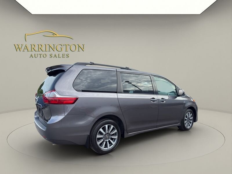 2020 Toyota Sienna XLE - Photo 7 - Warrington, PA 18976